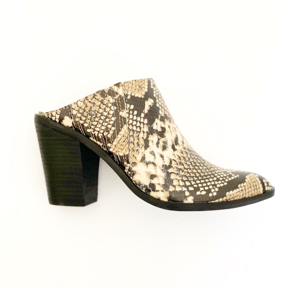 NWOT Pointed Toe Faux Snake Skin Slip-On Mule 8.5 - Picture 6 of 7